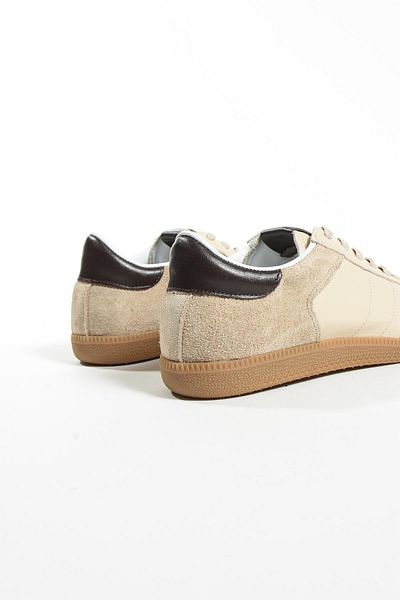Gökçe Shoes حذاء رياضي من الجلد الطبيعي باللون الكريمي