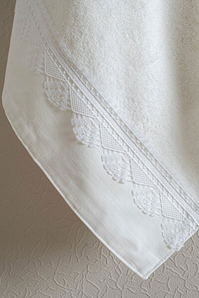 Nazik Home 90 x 150 см Вишуканий махровий рушник з мереживом