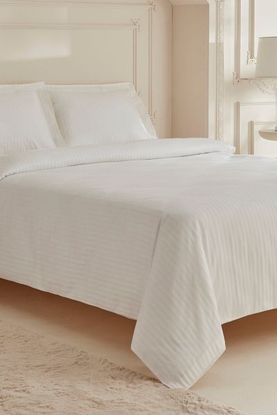 Karaca Home Set cuvertură de pilota din satin cu dungi duble Minas White
