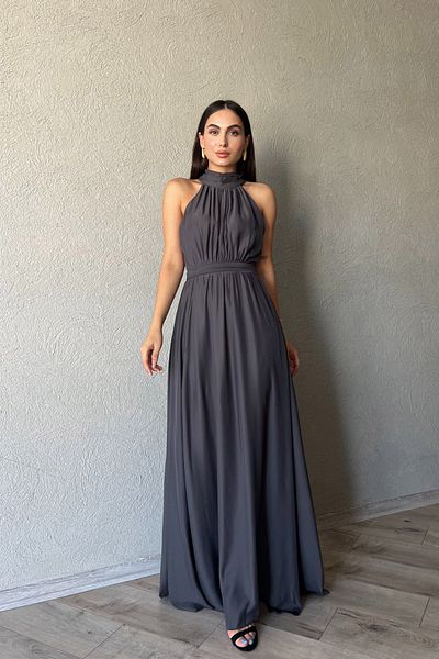 Seda Yalçın Atelier فستان طويل رمادي بياقة رسن