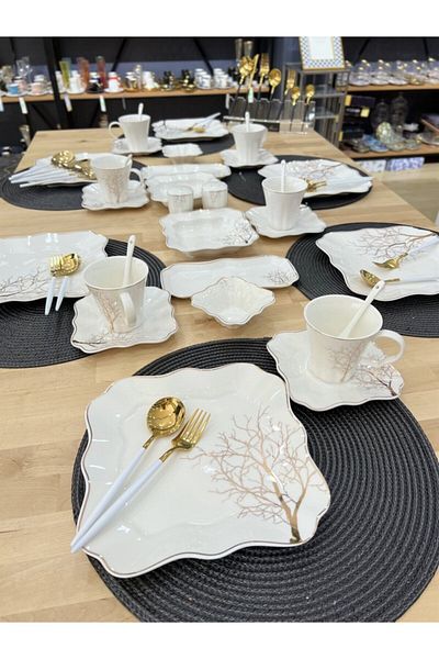 AROW 32 Piece 6-Person Porcelain Breakfast Set with Tree