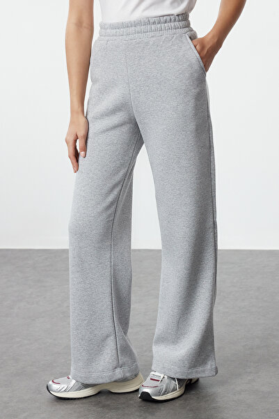 Trendyol Collection Γκρι μελανζ Χαλαρή κοπή τσέπη Χοντρό κορδόνι/Πλεκτό παντελόνι φούτερ με φλις εσωτερικά TWOAW24EA00026