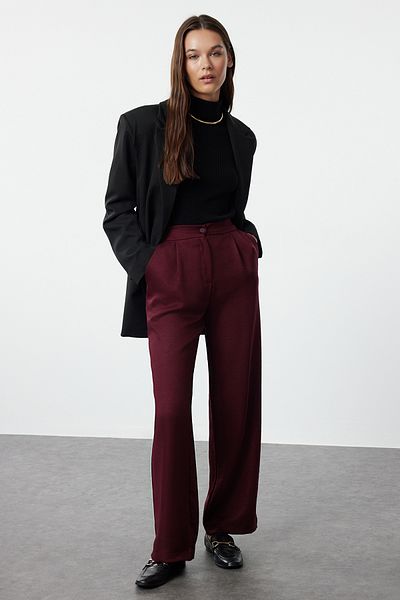 Trendyol Collection Burgunderrote, gerade/gerade geschnittene Hose aus gewebtem Stoff TWOAW22PL0321
