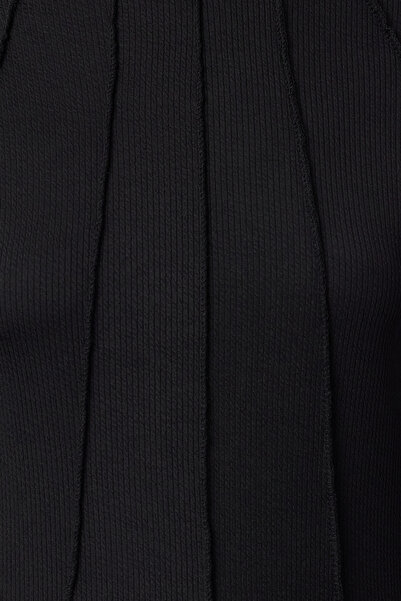 Trendyol Collection Bluză tricotată neagră cu nervuri elastice - Decolteu, fermoar TWOAW25BZ00154