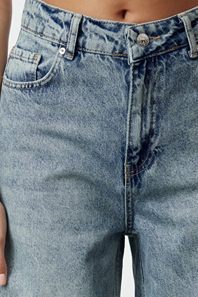 Trendyol Collection Modré normální pas Extra široké nohavice Široké nohavice Palazzo Jeans TWOAW25JE00106