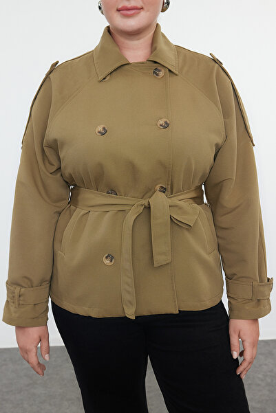 Trendyol Curve Зелені штани технічного крою з короткою довжиною Trenckot TBBAW25BM00001