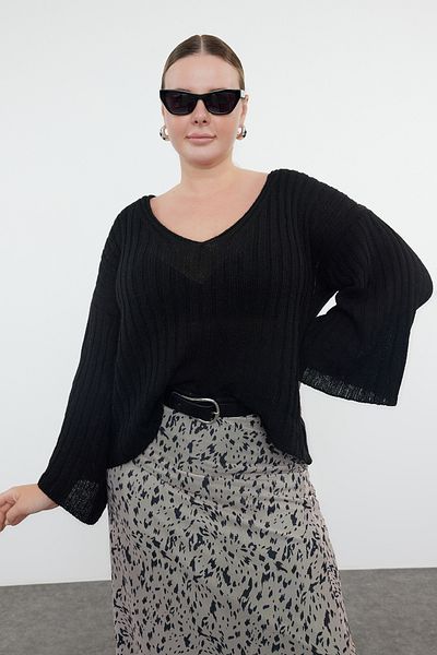 Trendyol Curve Schwarzer Strickpullover mit V-Ausschnitt und Kordel - TBBAW25AN00023