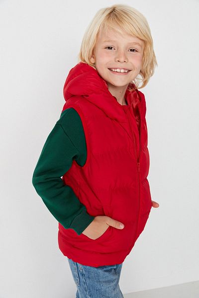 TRENDYOLKIDS Piros kapucnis puffer mellény TKDAW25YE00000
