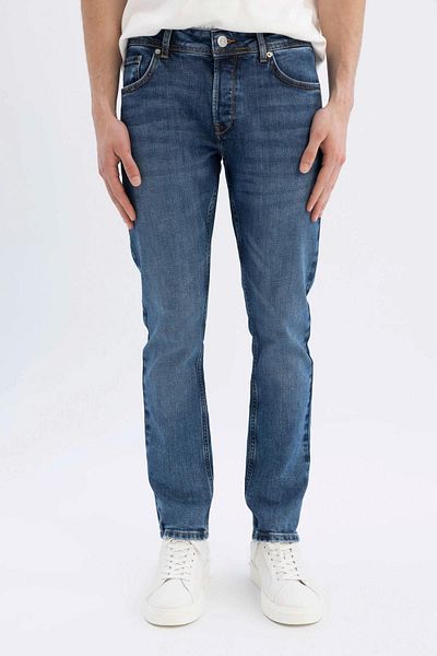 DeFacto Pedro Slim Fit - Jeans mit Skinny-Bein und normaler Taille D0010AX24SM