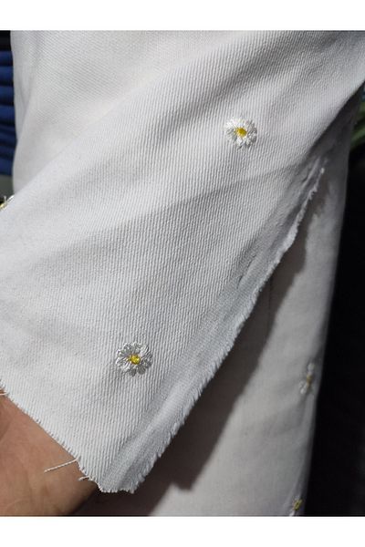 Denim Daisy Flower Embroidered Denim Fabric Embroidered Denim Fabric 8009