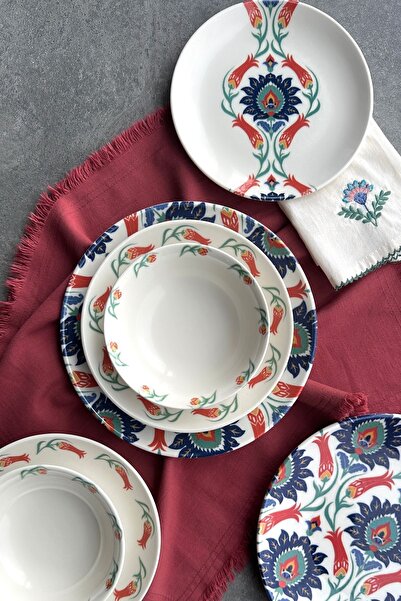 porselenden İznik 24 Parça 6 Kişilik Premium Porselen Yemek Takımı Kırmızı Çiçek Desenli