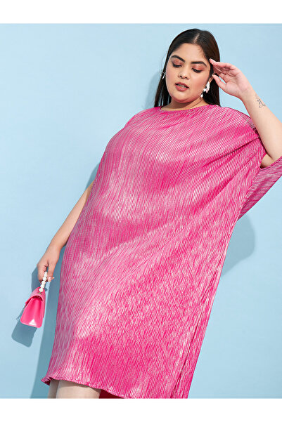 Styli Plus Size Plisse Shift Midi Dress with Kimono Sleeves