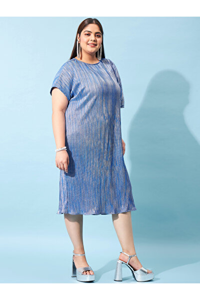 Styli Plus Size Plisse Shift Midi Dress with Kimono Sleeves