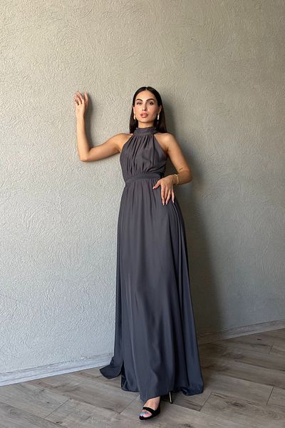 Seda Yalçın Atelier فستان طويل رمادي بياقة رسن