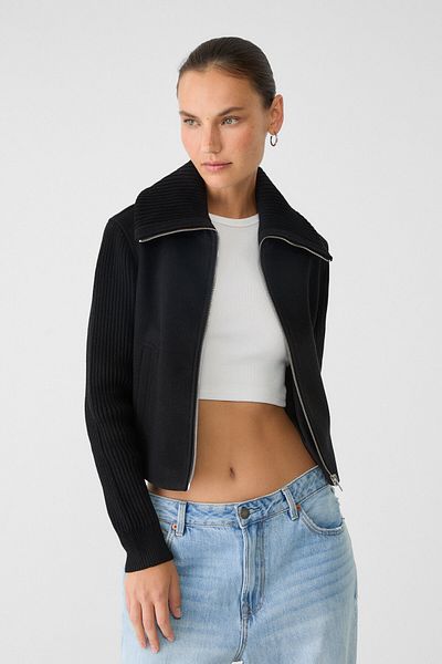 Stradivarius Yumuşak ve kontrast detaylı örme ceket