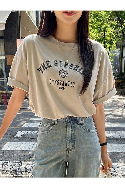 MODARİCH The Sunshine T-shirt - Μπεζ εμπριμέ με λαιμόκοψη κοντό μανίκι φαρδύ