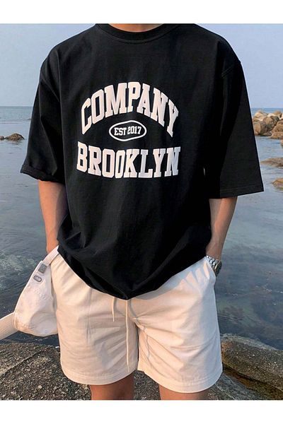 Mythologie Μπλουζάκι της εταιρείας Brooklyn - Μαύρο εμπριμέ κοντό μανίκι με λαιμόκοψη