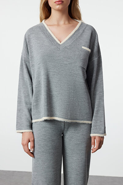 ترينديول كوليكشن طقم تريكو منسوج من خيوط ريشية واسعة من أنثراسيت TWOAW24AU00099