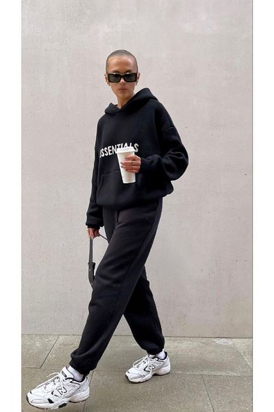 Mythologie Σετ φόρμας Essentials - Φούτερ Jogger με μαύρη στάμπα με κουκούλα από καουτσούκ