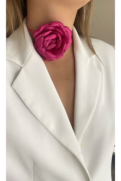 Âlâ Atelier Floral Patterned Lace-up Choker Necklace - Rose Name