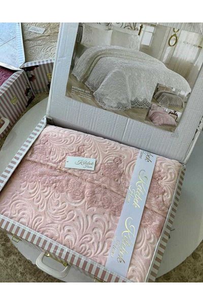 Kelebek Blanket Set Powder Color Brand Is French Laced