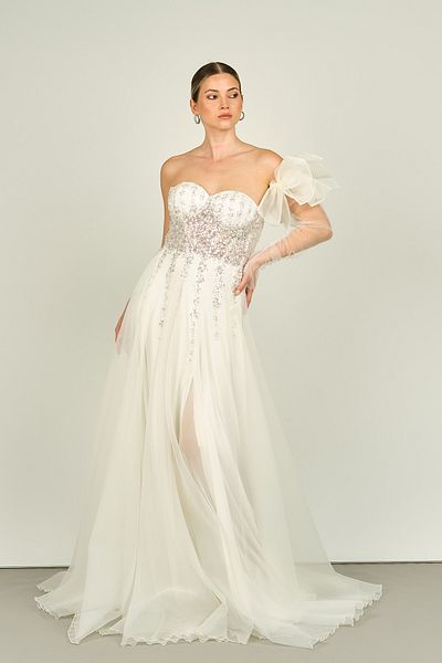 ÖMÜR INN Ömür Inn 4132 Model White Stone Embroidered Strapless Long Evening Dress