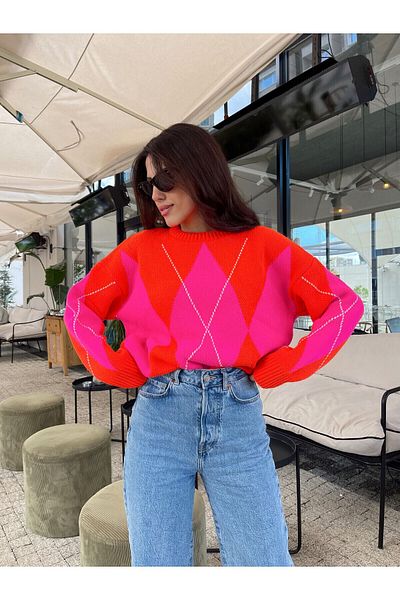 Puella Pulover de damă roz cu model portocaliu diamant - decolteu