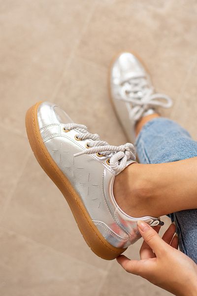 KOTAN Pantofi de damă cu dantelă groasă argintie cu aspect de piele - Pantofi sport confortabili