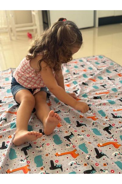 Aşkın Parti Evi GIRAFFE.150x150 Cm Waterproof, Floor/table Cover, for Activity, Dining and Play
