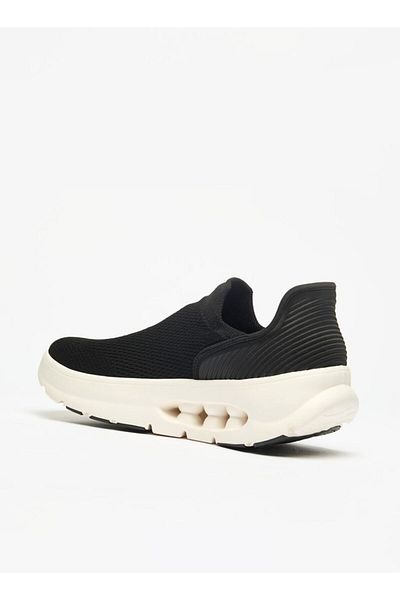 Dash Textured Slip On Sports Shoes