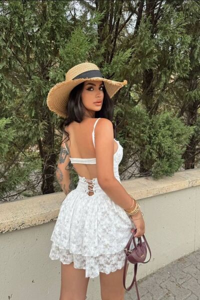 Love Fab Salopetă din dantelă - Model de body decoltat cu globi la piept și s...