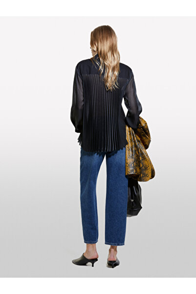 Sisley Μαύρο πουκάμισο με μακριά μανίκια και κοντή φούστα με λεπτομέρειες από πλισέ