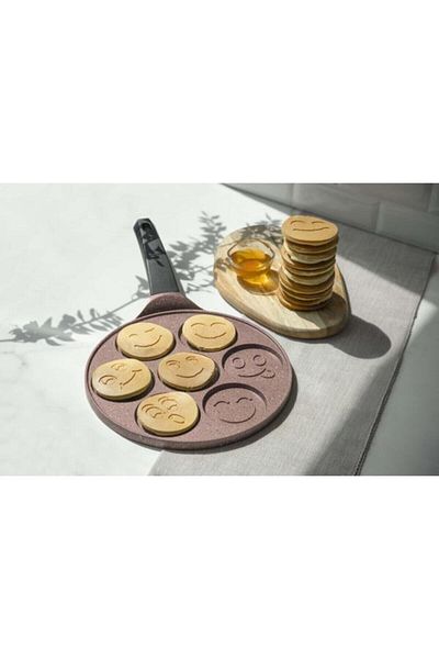 Nehir Cast Iron Smiling Face Crepe Pan - Rose Gold/27 Cm