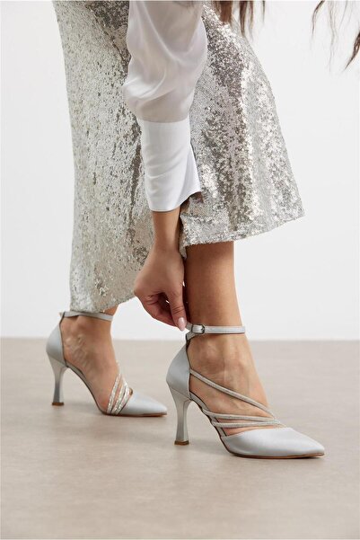 MİKANA MODA Pantofi cu toc de damă cu detalii în piatră