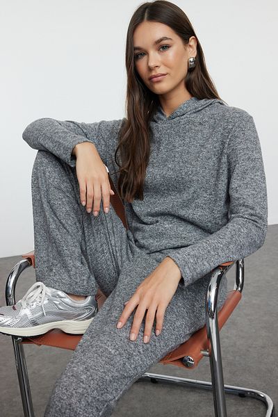Trendyol Collection Rugalmas, puha antracit blúz és nadrág szett - kapucnis, TWOAW25AU00076