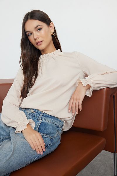Trendyol Collection Μακρυμάνικη υφασμένη μπλούζα με γιακά σταντ - TWOAW25BZ00085