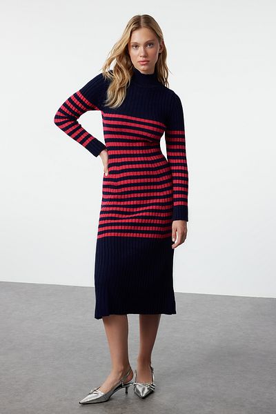 Trendyol Collection Maxi Knitwear csíkos sötétkék ruha - TWOAW24EL00091