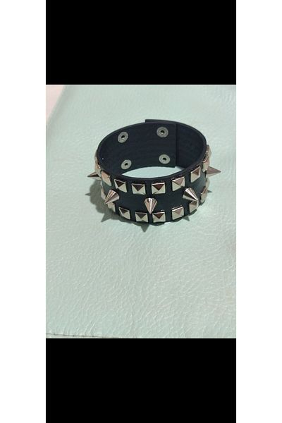 Aksesuar Bracelet - Comfortable and Stylish Design
