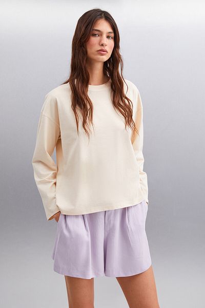 GRIMELANGE Basıl Damen – Beigefarbenes Oversize-T-Shirt, 100 % Bio-Baumwolle, Rückendruck-Detail, lange Ärmel