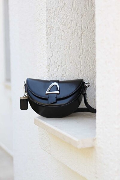 Moom Bag Чорна жіноча сумка через плече з V-подібною ручкою