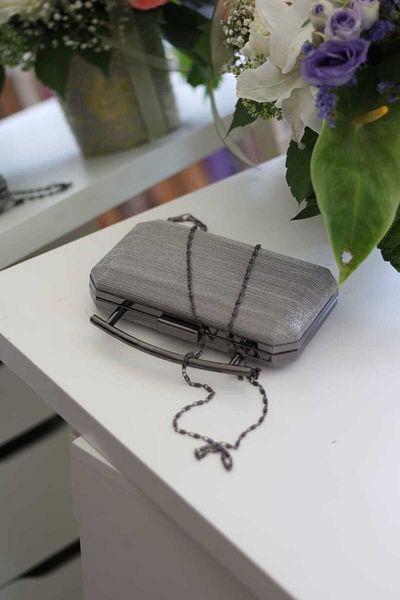Moom Bag Geantă de seară pentru femei cu dungi cu detaliu de prindere din metal platină