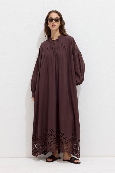 Manuka Braunes, besticktes Kleid
