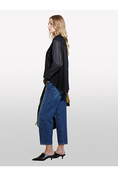 Sisley Μαύρο πουκάμισο με μακριά μανίκια και κοντή φούστα με λεπτομέρειες από πλισέ