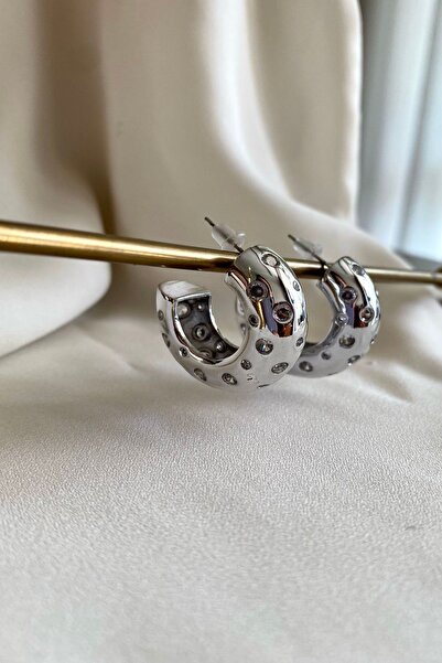 gaila design Taş Detaylı Tombul Yarım Halka Küpe Gümüş Rengi