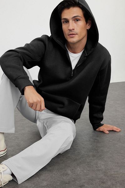 Trendyol Collection Oversize Μαύρη κουκούλα Fleece Φούτερ - Λεπτομέρεια με φερμουάρ TMNAW25SW00050