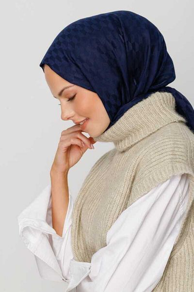 VALORSCARF شال منقوش بالجاكار الحريري باللون الأزرق الداكن