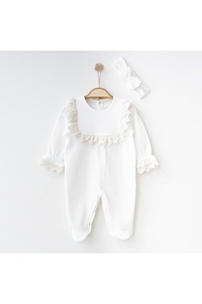 O Baby أفرول O'baby مزود بقدمين بتصميم مطرز (Eyelet)، مصنوع من قطن عضوي 100%،...