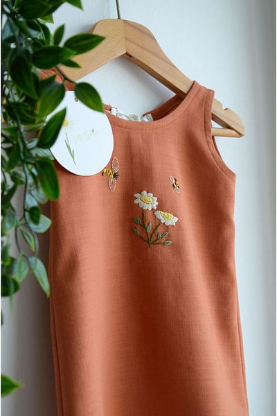 Aslı Türkoğlu Fata - Rochie de in cu detaliu broderie