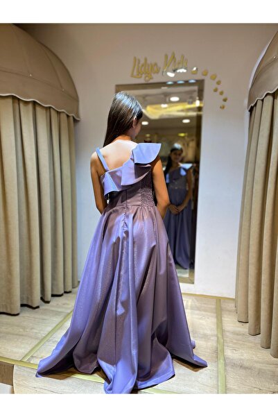 Kanilla Tek omuz volanlı saten uzun abiye