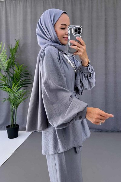 Ka Hijab طقم كيمون رمادي مزين باللؤلؤ